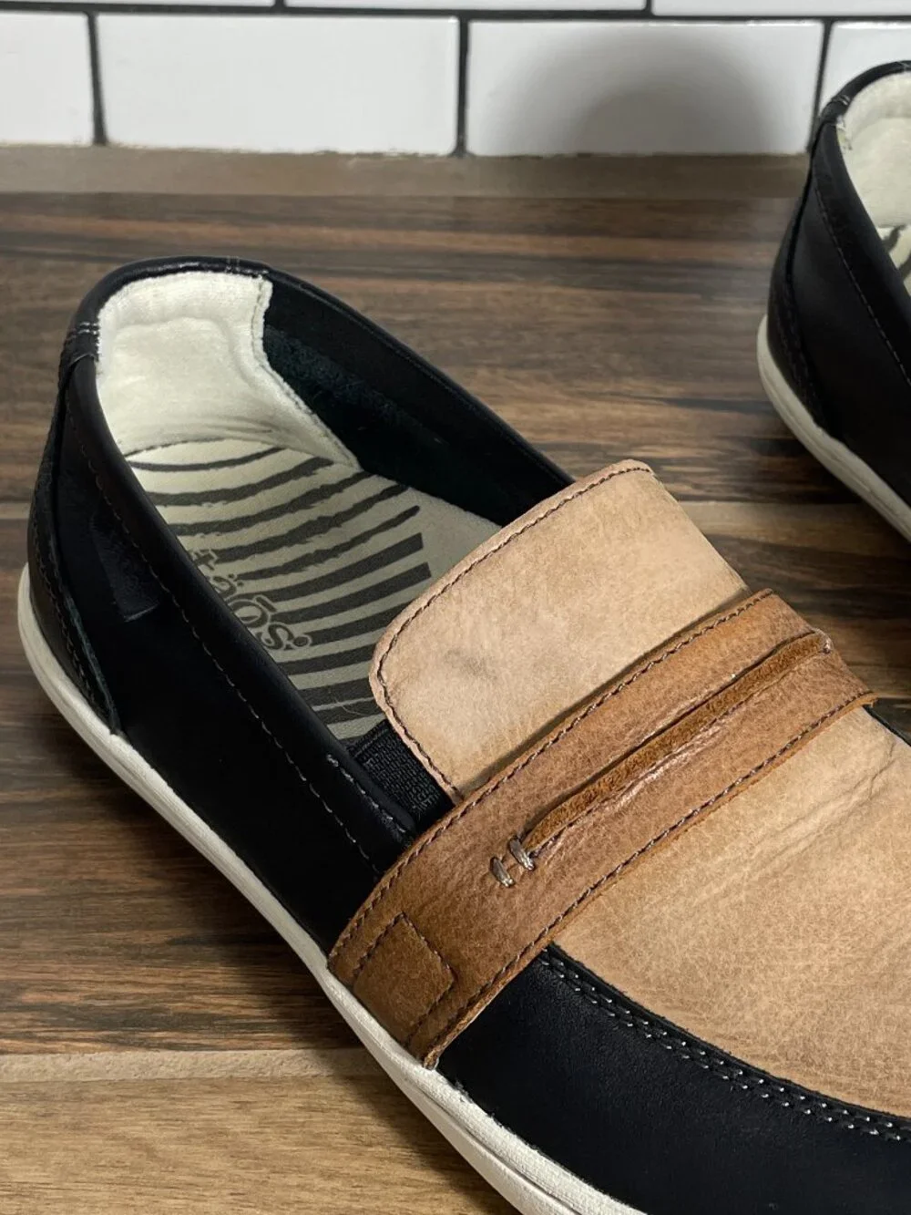 Taos Upward Shoes Womens Size 8 Black Tan Leather Slip On Comfort Loafers
